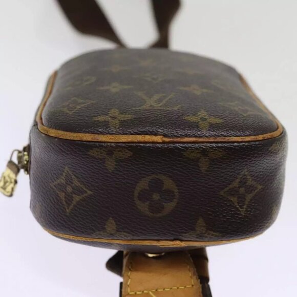 LOUIS VUITTON Monogram Pochette Gange Shoulder Bag - Picture 11 of 16